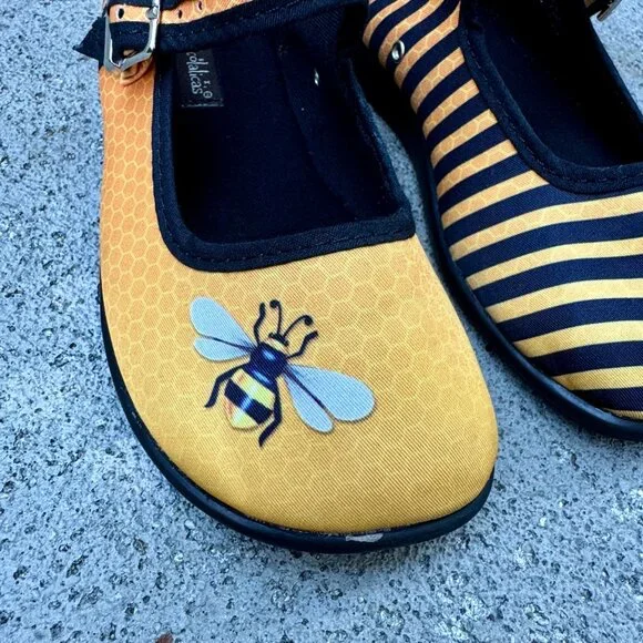 HOT CHOCOLATE DESIGN Bee Mary Janes Girls 11 28 Unique Honeycomb Flats Shoes - Picture 4 of 10